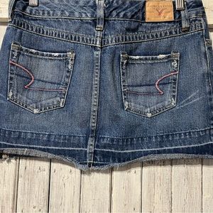 American Eagle precious mini skirt!!A MUST HAVE **